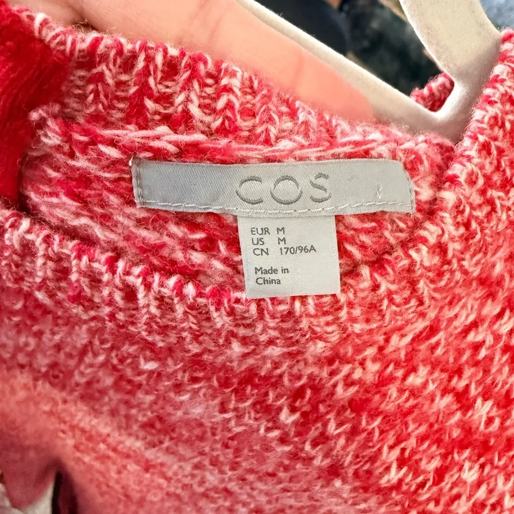 COS knit dress 100% lamb wools with leather trim
Size M - Picture 3 of 7